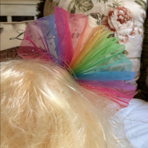 Rainbow 🌈 colors girl’s round hair clip used - Picture 7 of 16